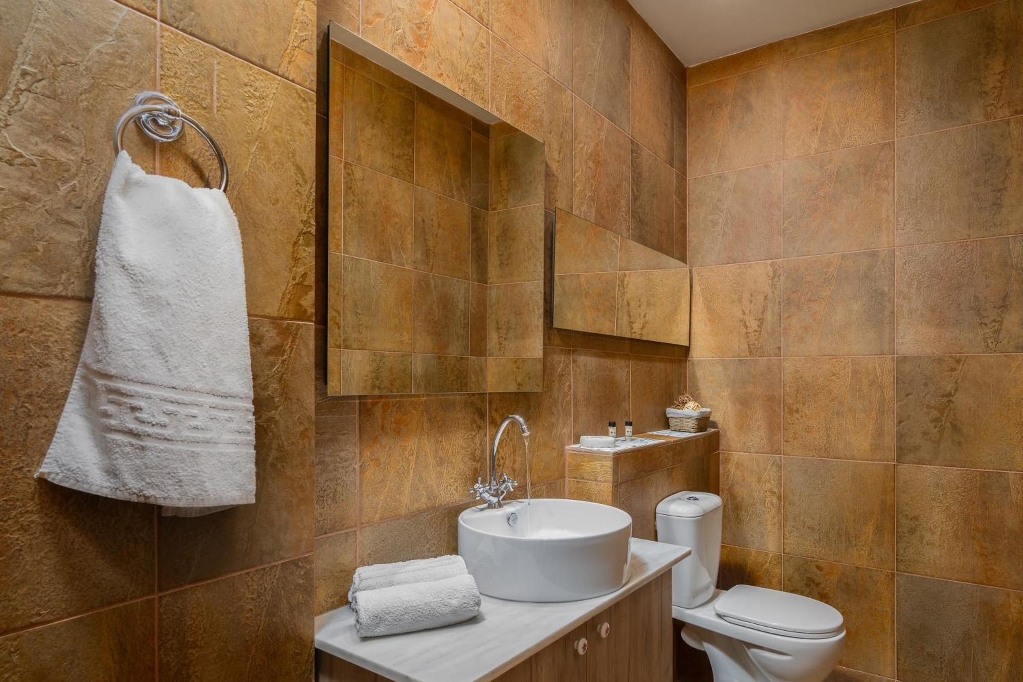 More Crete Village House Koutouloufari - New Outdoor Pool - 6 Guests แอร์ซอนิสซอส ภายนอก รูปภาพ